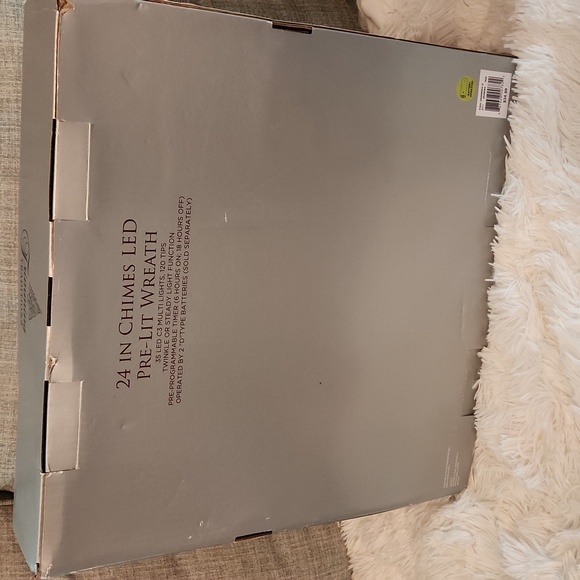 24" Chimes Led Pre-Lit Wreath - Picture 2 of 5